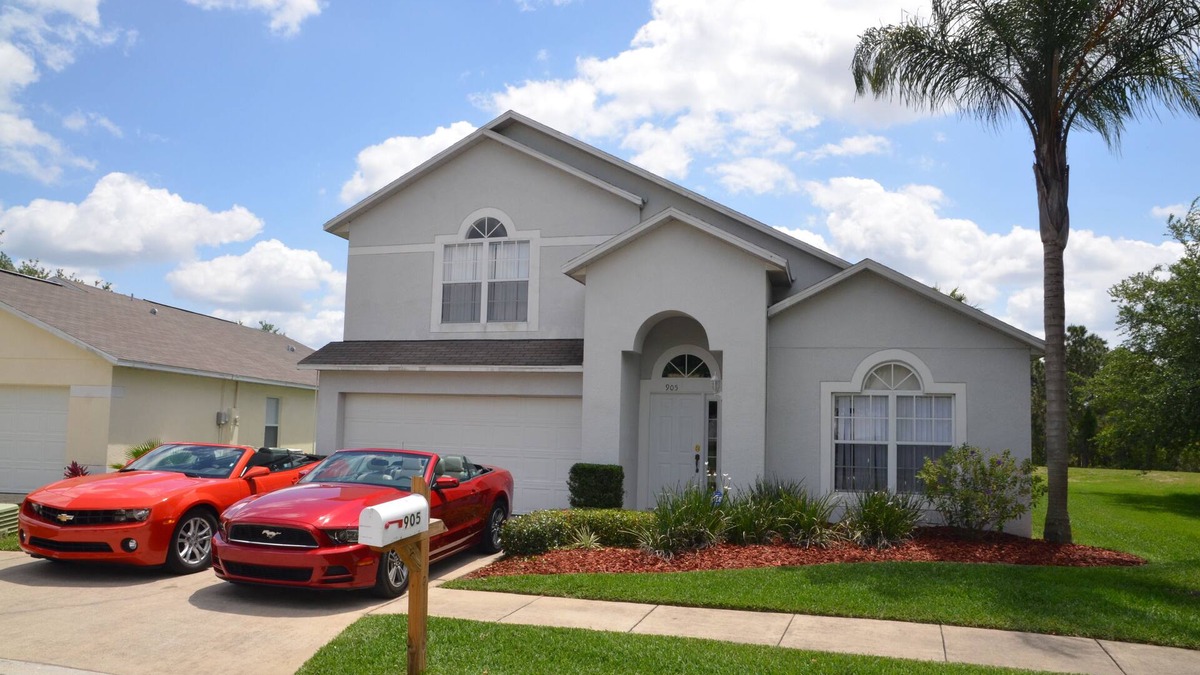 Clear Creek Villa | Spacious and family friendly 4BR/3.5BA Villa - Lakeside - 2 Masters with Jacuzzi