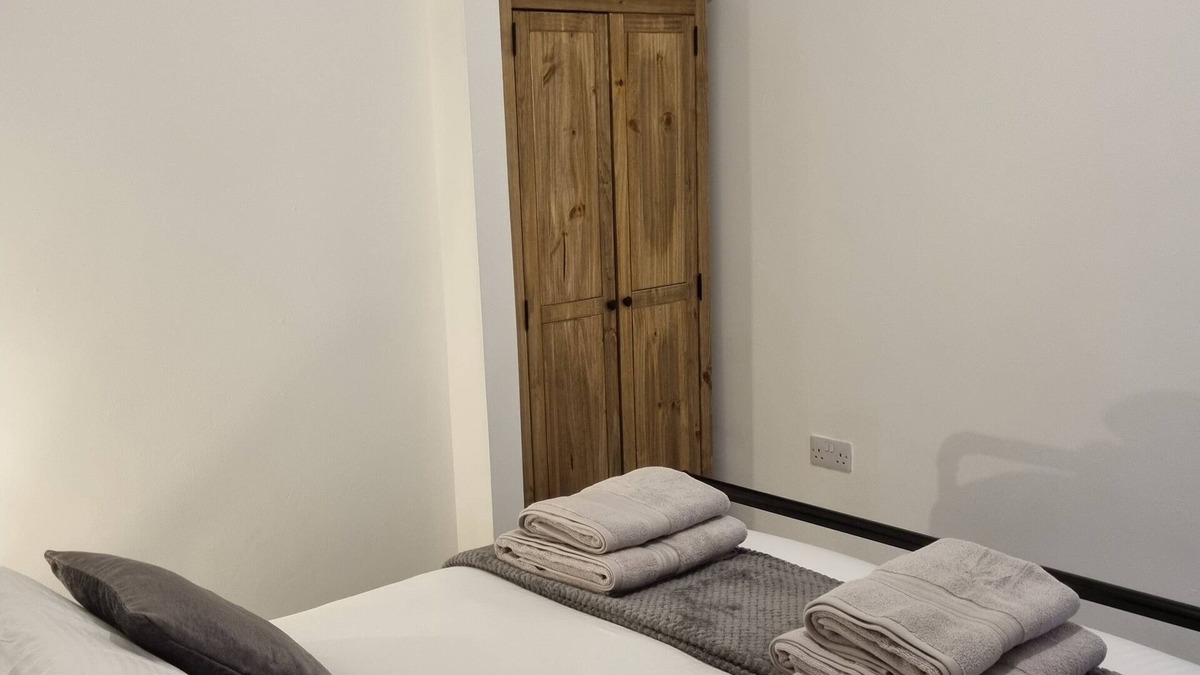 Barrow-in-Furness House | Spacious and Modern Town House close to The Lake District