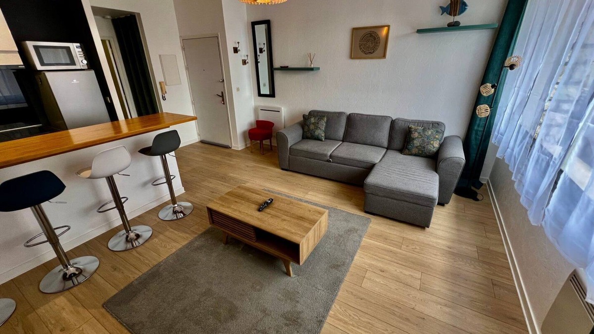 Poitiers Apartment | Spacious and luminous flat - private parking