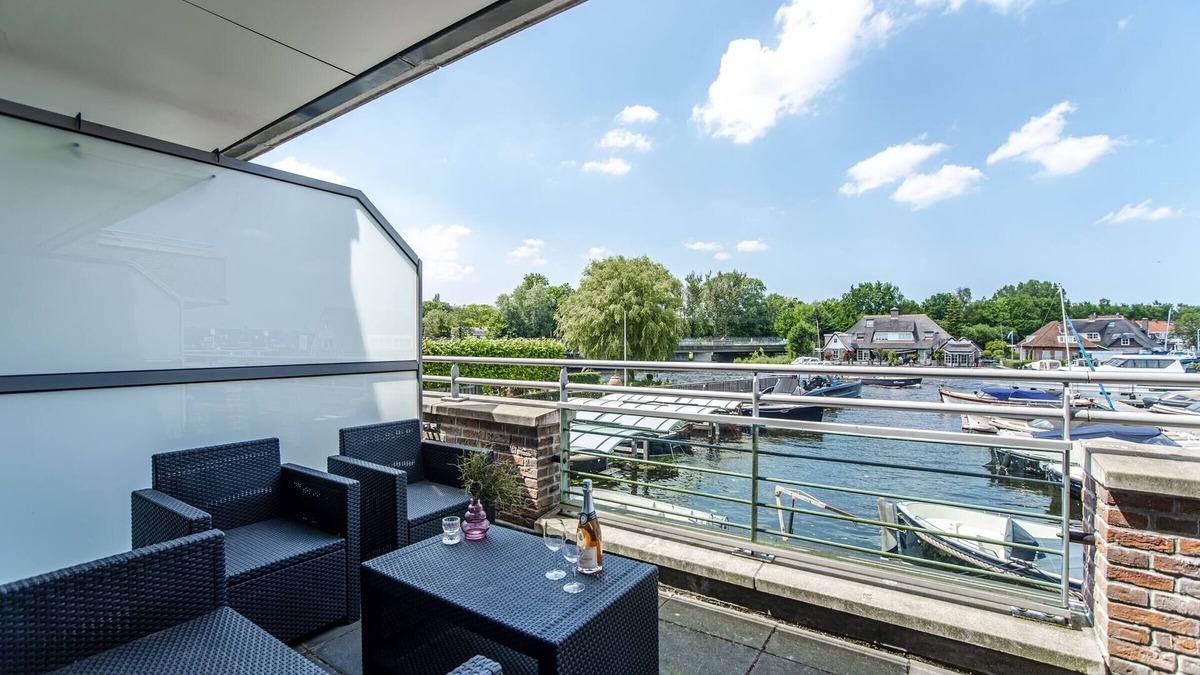 Merenwijk Apartment | Spacious and luxurious first flloor apartment with balcony- Kaag (12)