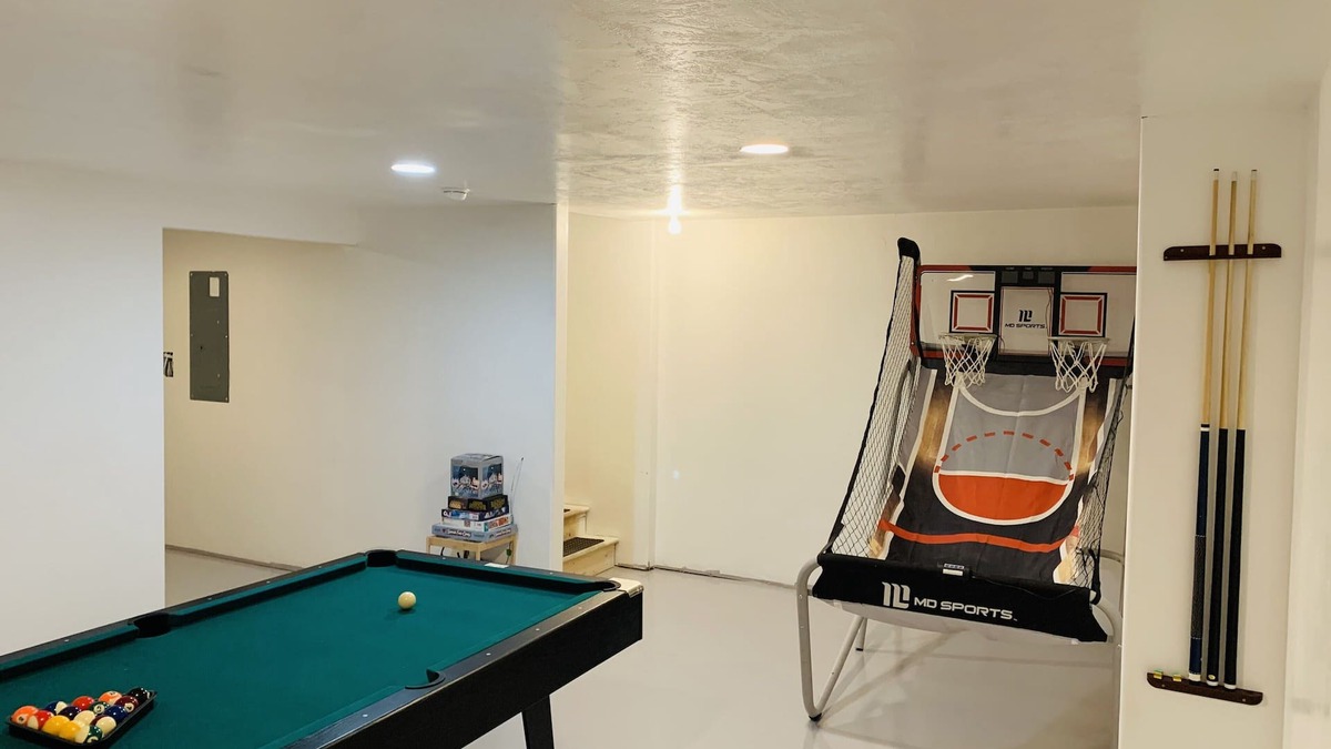 Spanish Fork House | Spacious and Modern Suburban Townhome