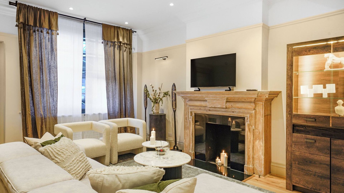 Royal Borough of Kensington and Chelsea Apartment | Spacious and Modern 4 Beds Home in Kensington