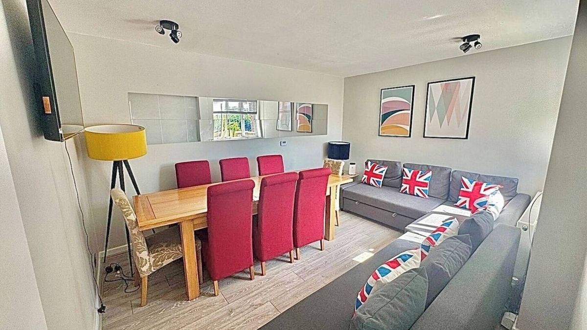 Eastcote and East Ruislip Apartment | Spacious and Modern Eastcote Apartment