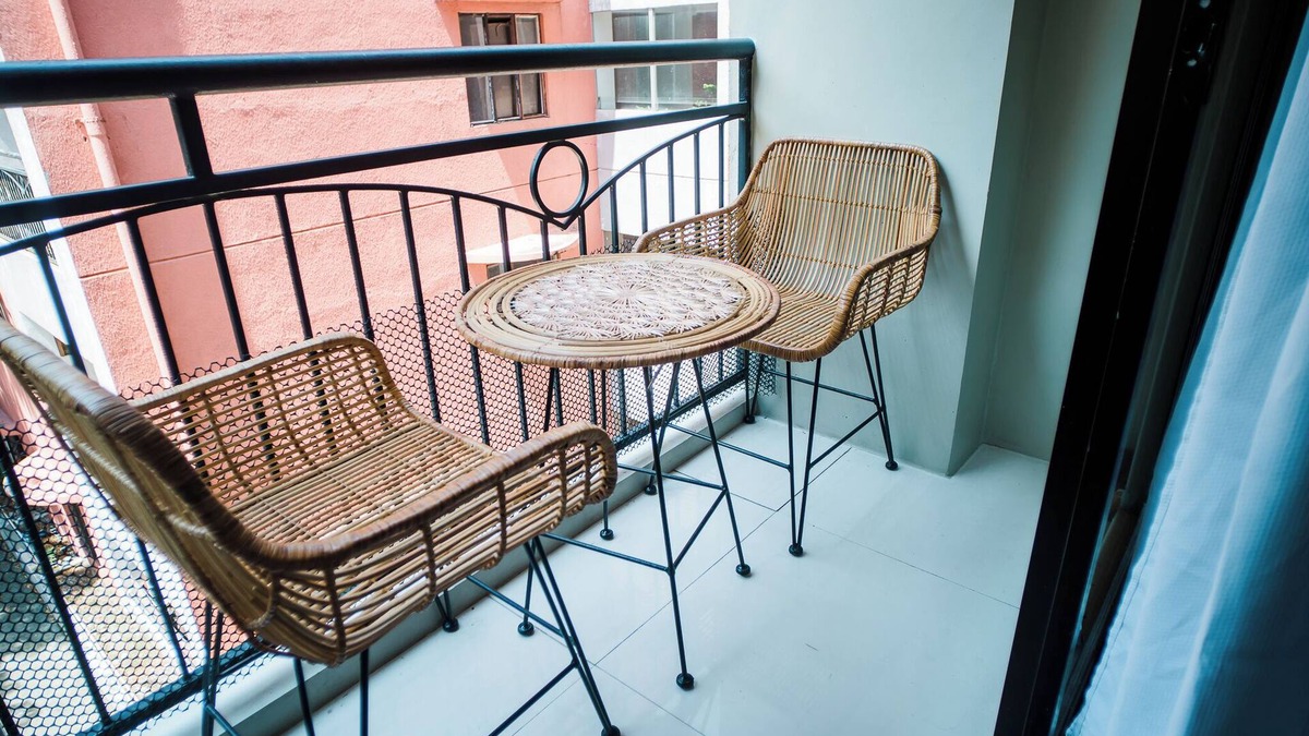 Mactan Export Processing Zone Condo | Spacious and quiet cozy condo, 3 minutes away from Mactan Airport Cebu.