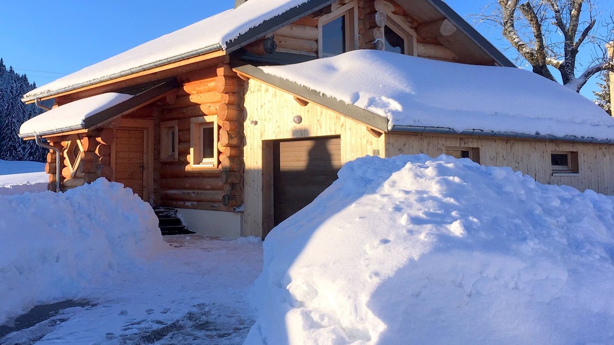 La Pesse Ski Chalet | Spacious and quiet chalet - sleeps 6 - 4 stars - 120m2