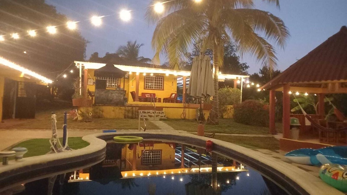 Tumba Vieja House | Spacious and relaxing beach house in Paradise to share with family or friends