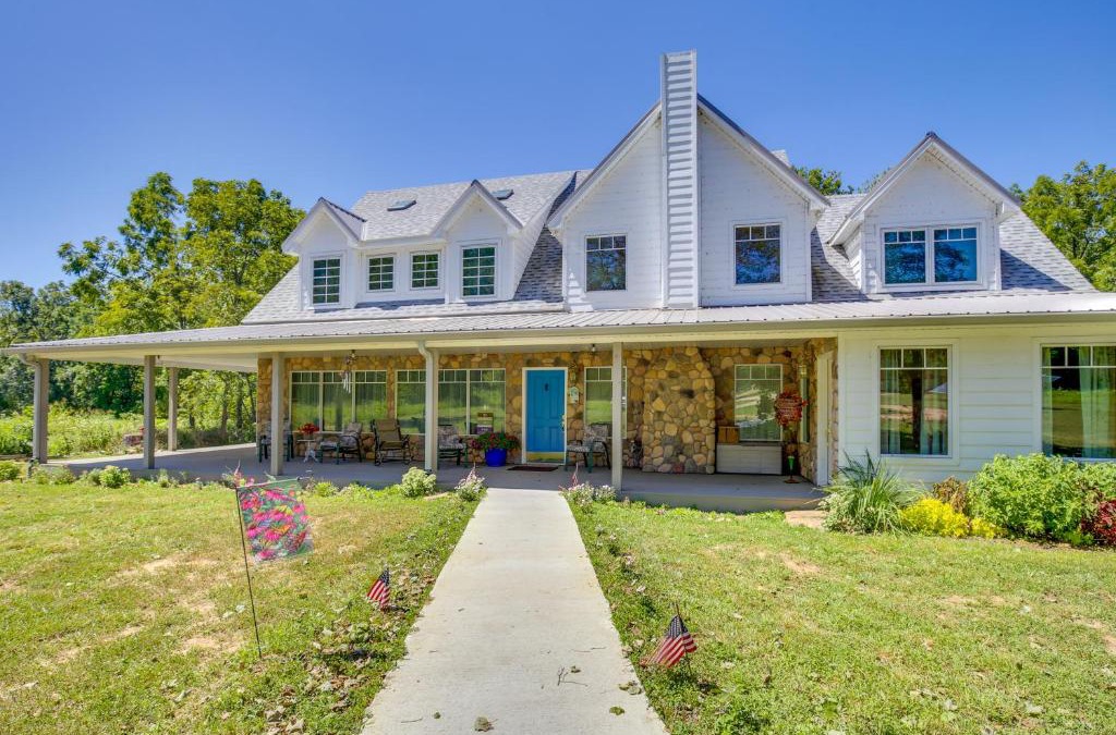 Shook House | Spacious and Secluded Shook Home with Private Hot Tub!
