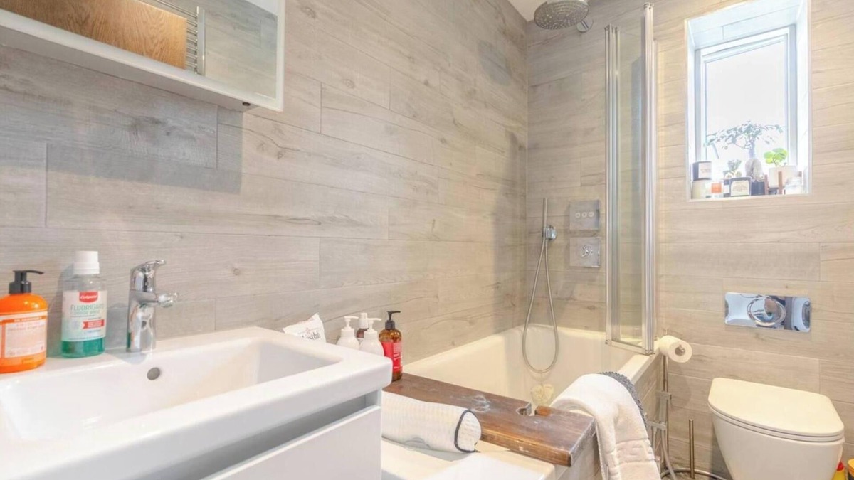 Shaftesbury Apartment | Spacious and Stylishly Designed 2BD Flat, Clapham