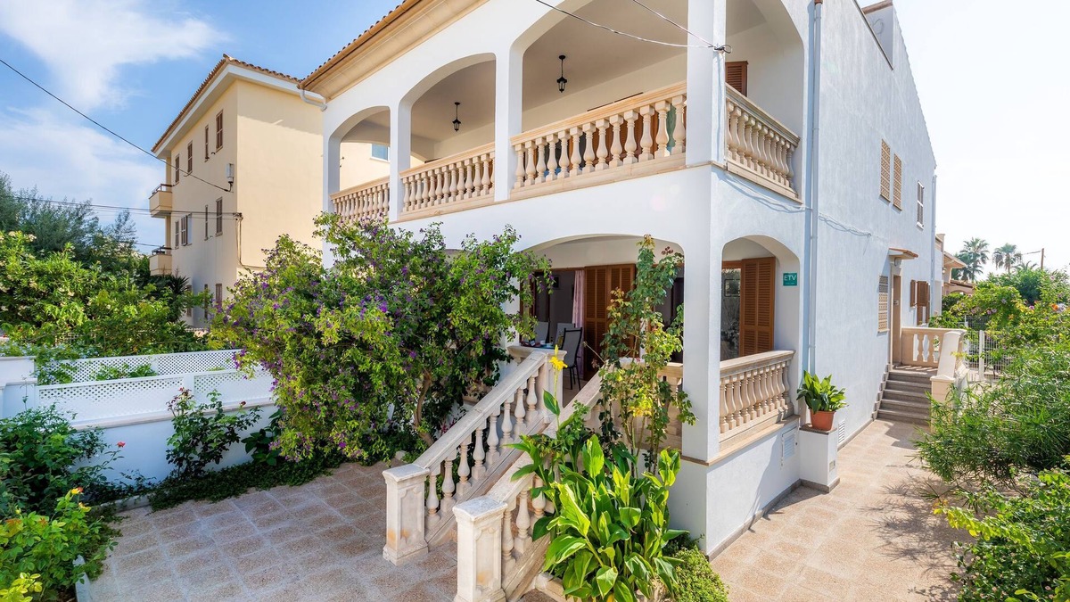 Colonia Sant Jordi Apartment | Spacious Apartment Tobalu with Wi-Fi, Balcony, Terrace & Garden