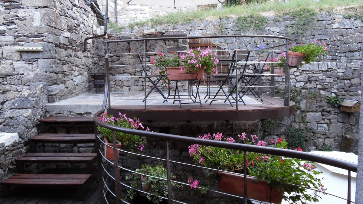 Barre-des-Cevennes Apartment | Spacious apartment in cévenol village house