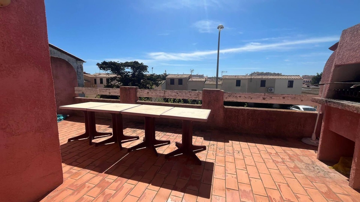 Port-la-Nouvelle Apartment | Spacious apartment with lovely terrace