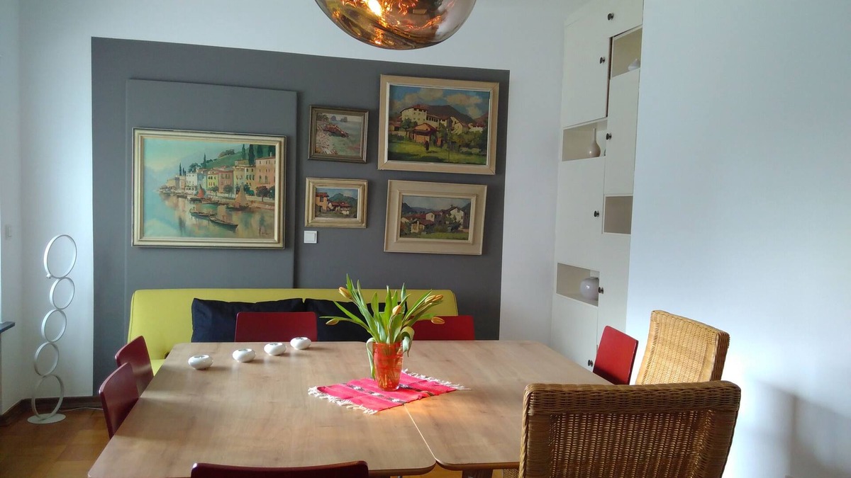 Langen Apartment | Spacious apartment in a small 50s villa with large garden and fireplace