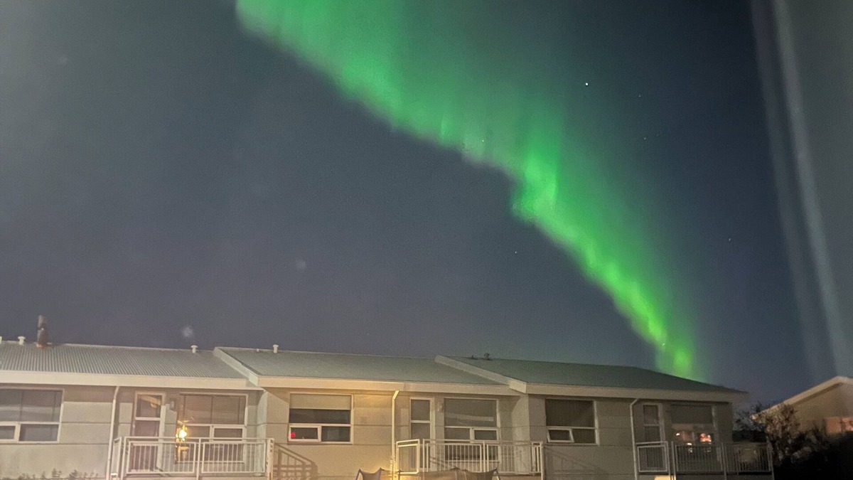 Hafnarfjordur Apartment | Spacious apartment with hot tub in charming Hafnarfjörður for up to 6 people