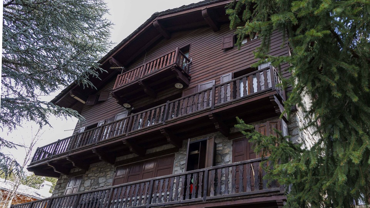 Courmayeur Apartment | Spacious apartment a few steps from the beautiful ski slopes of Courmayeur