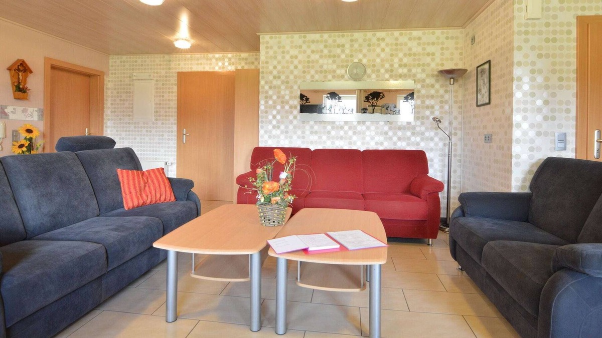 Burg-Reuland Apartment | Spacious Apartment in Grüfflingen with Sauna