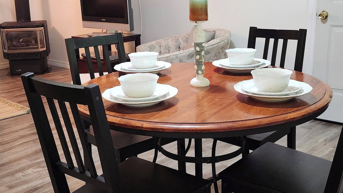 Southampton House | Spacious Apartment across from Golf Course/Patio overlooking Parklike Backyard