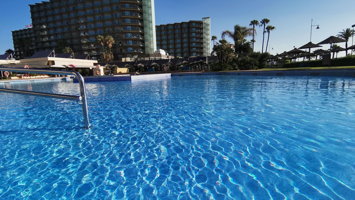 Torremolinos Apartment | Spacious apartment on the beach, FREE WIFI FIBER, wonderful views, Playamar