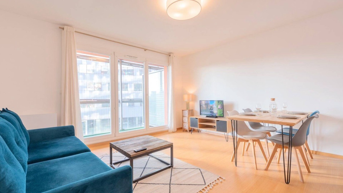 Saint-Maurice Pellevoisin Apartment | Spacious apartment with parking and balcony!