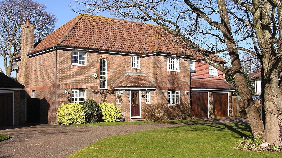Aldwick Condo | Spacious Apartment In The Heart Of The South Of England