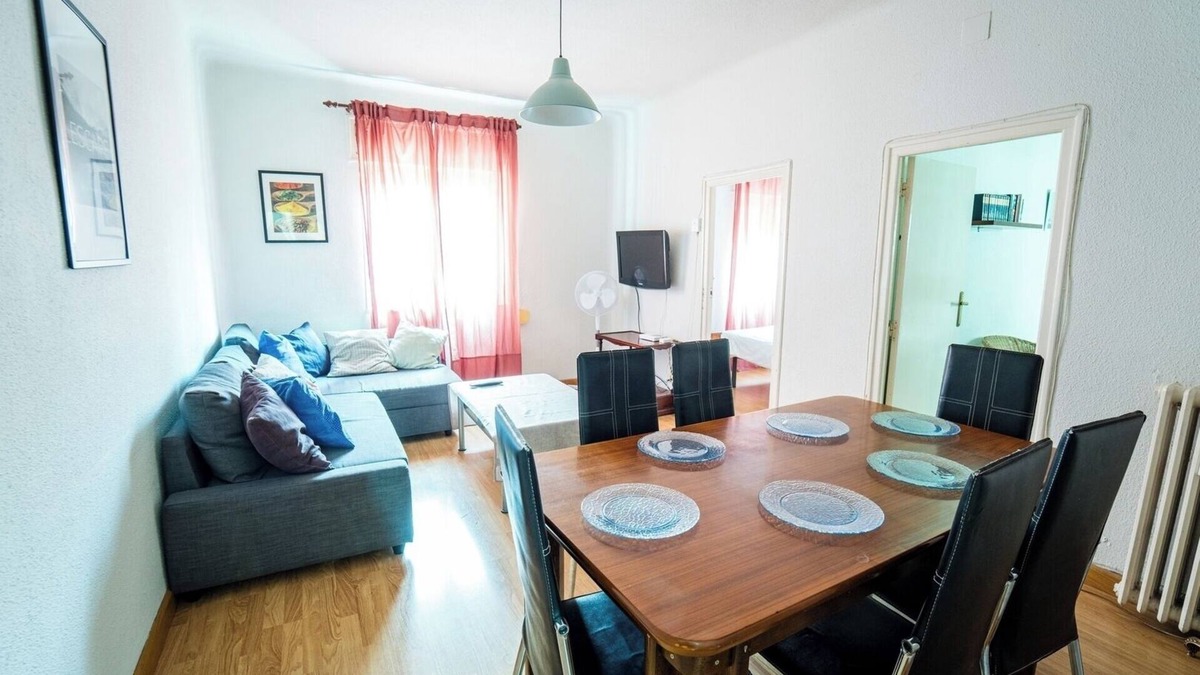 Gaztambide Apartment | Spacious apartment in Chamberí by beBalmy