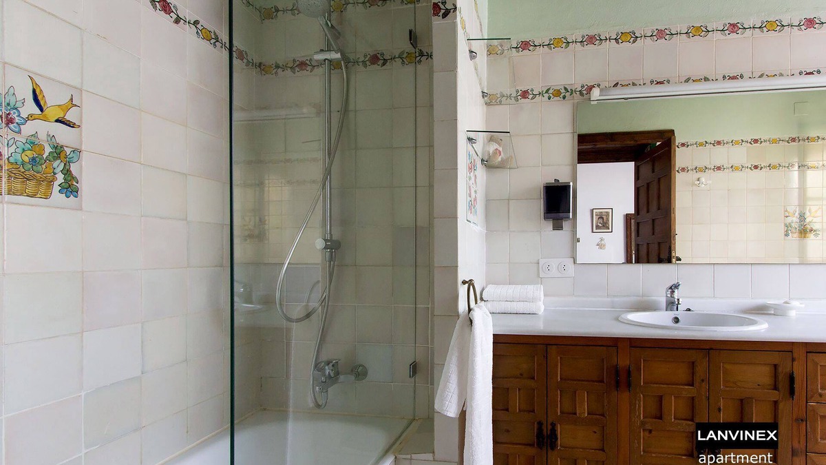 Historical Center Apartment | Spacious Apartment In Limassol