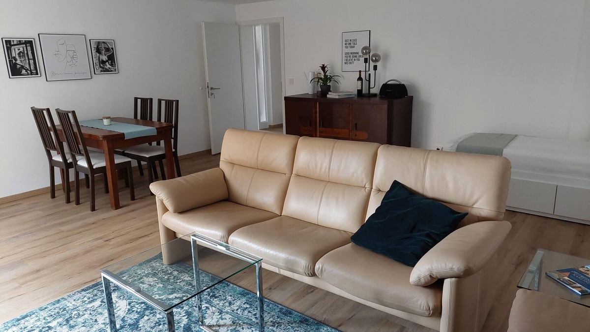 Karlsruhe Apartment | Spacious apartment in a quiet location with terrace and streetcar connection