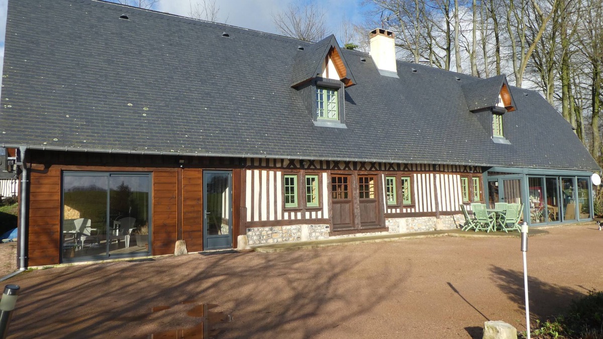 Bernieres Apartment | Spacious apartment in Normandy farmhouse.