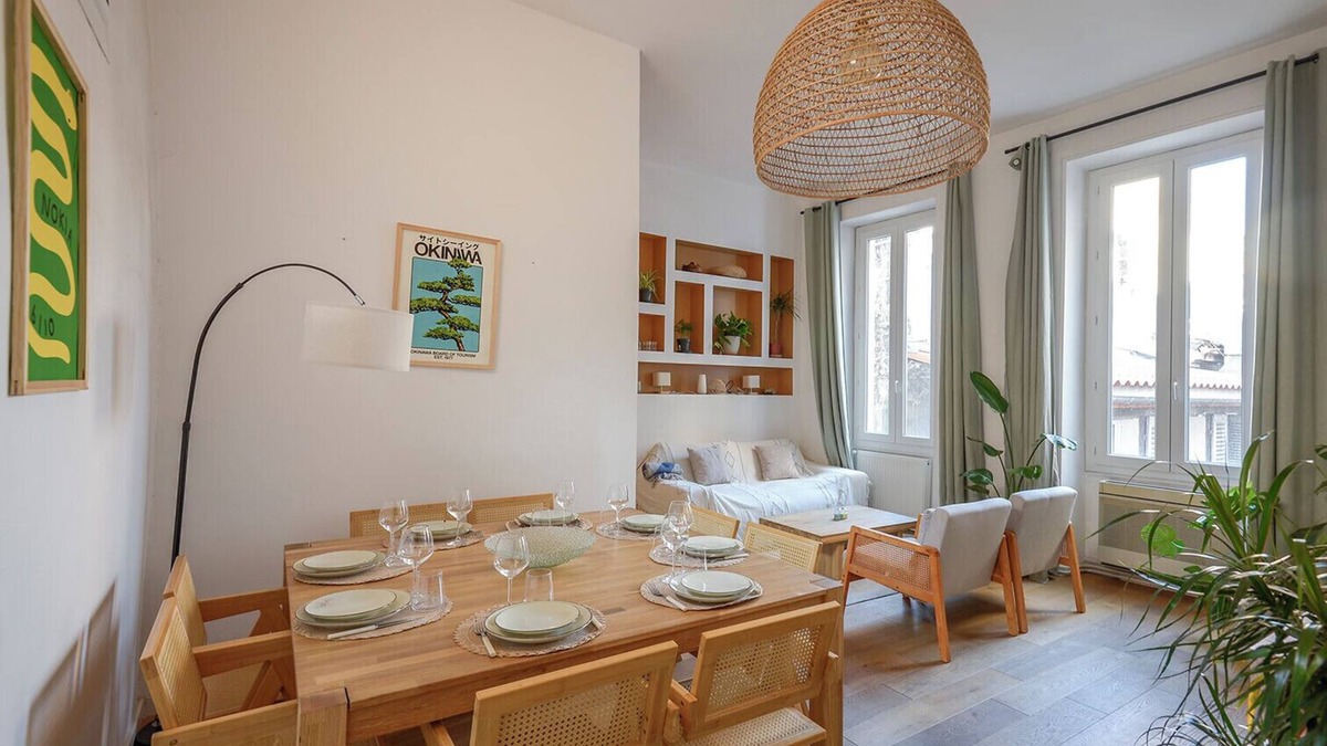 Prefecture Apartment | Spacious apartment in the heart of Marseille
