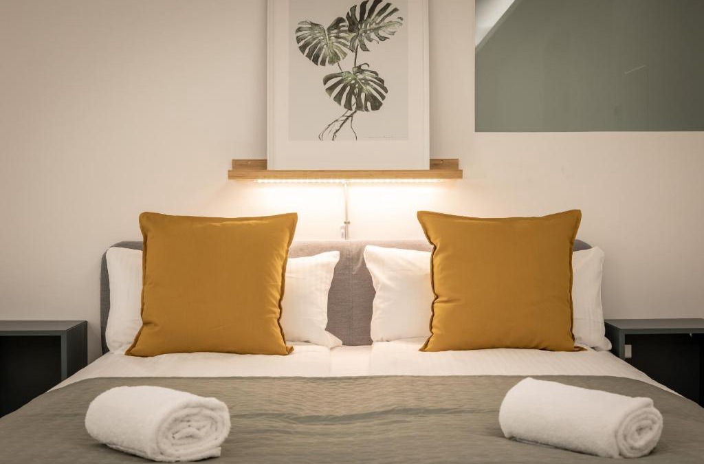 Prenzlauer Berg Apartment | Spacious apartment in Hemholtzkiez Prenzlauer Berg for 8 People Hiddenseer