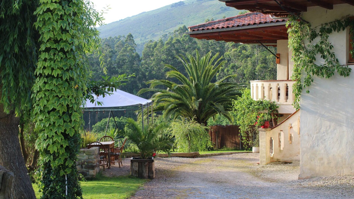 Cartes Cottage | Spacious apartment In Rolling Hills, Close To The Atlantic Ocean