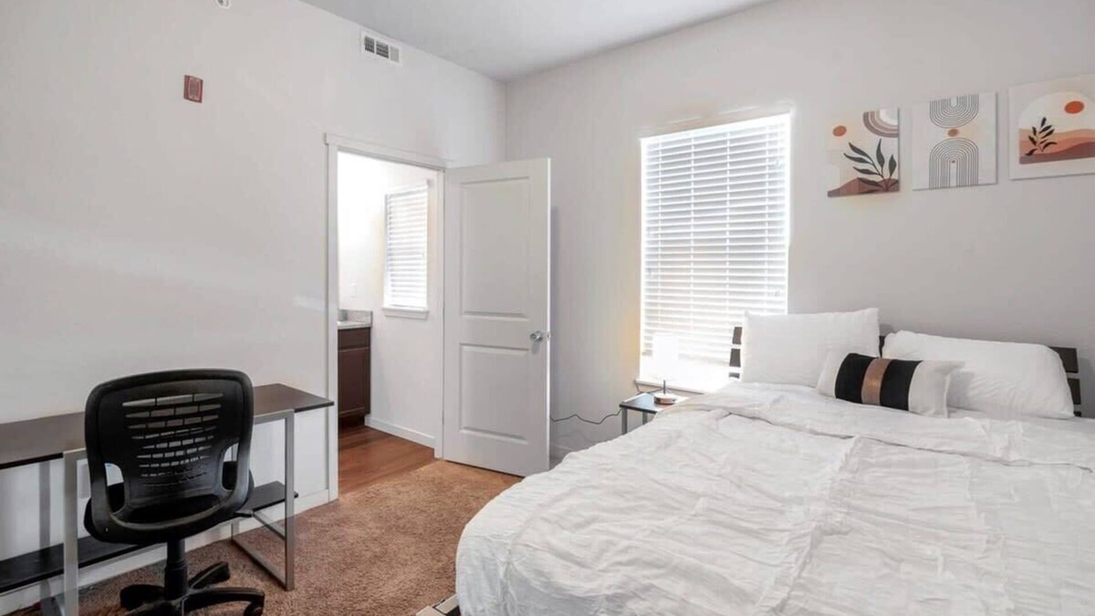Greeley Apartment | Spacious Apartment in the Heart of Greeley near DT
