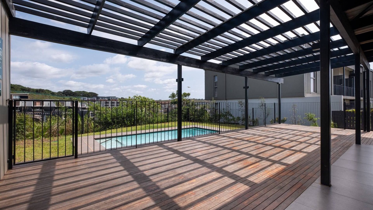 Salt Rock Apartment | Spacious Apartment in Zululami l Pool