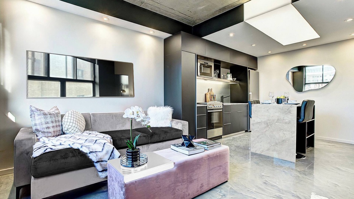 Shaughnessy Village Apartment | Spacious Apartment near McGill