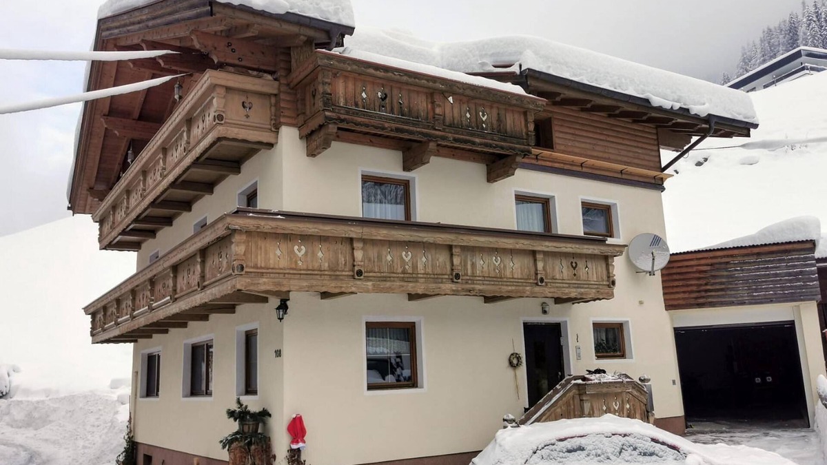 Jerzens Apartment | Spacious apartment near the Pitztal glacier