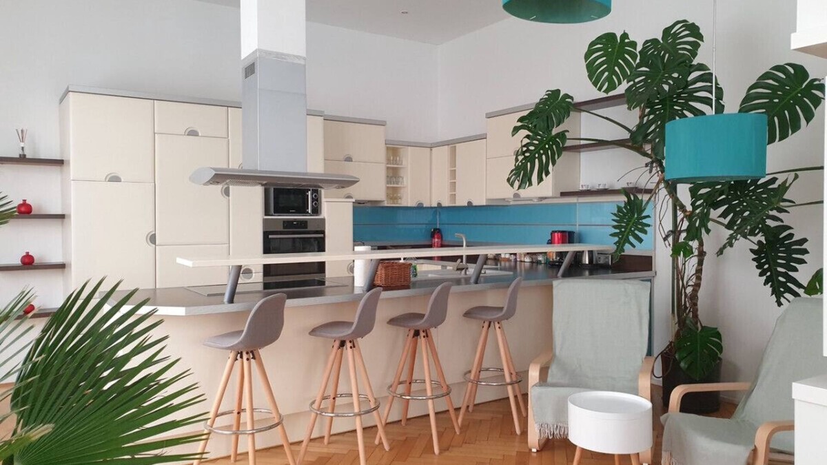 Favoriten Apartment | Spacious apartment near city center for 8 guests