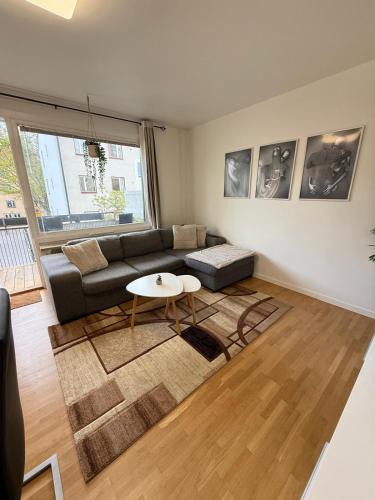 Hasselby Apartment | Spacious apartment near the subway