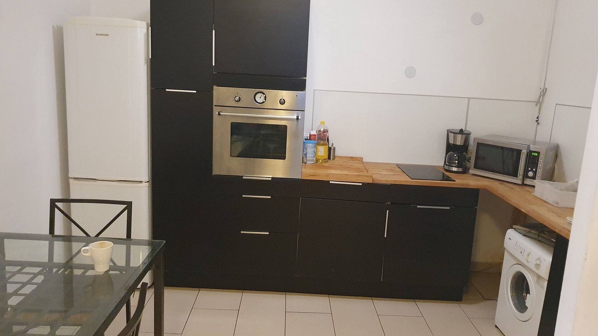 Hundsturm Apartment | Spacious Apartment Near the Center
