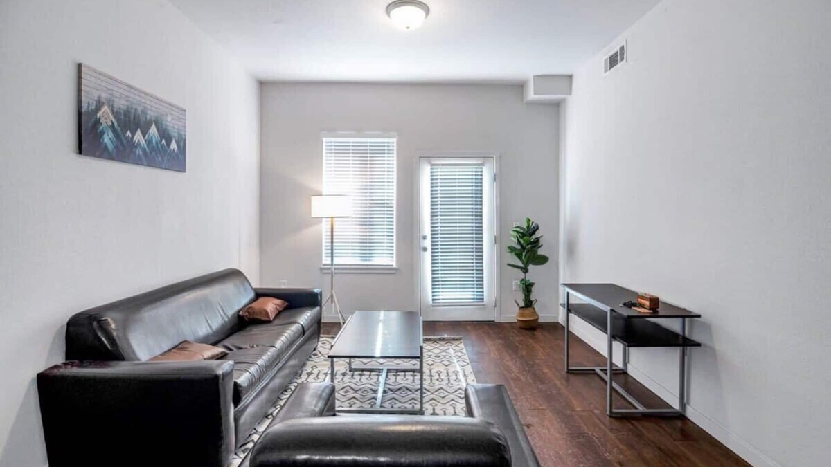 Greeley Apartment | Spacious Apartment Near UNC with Amenities