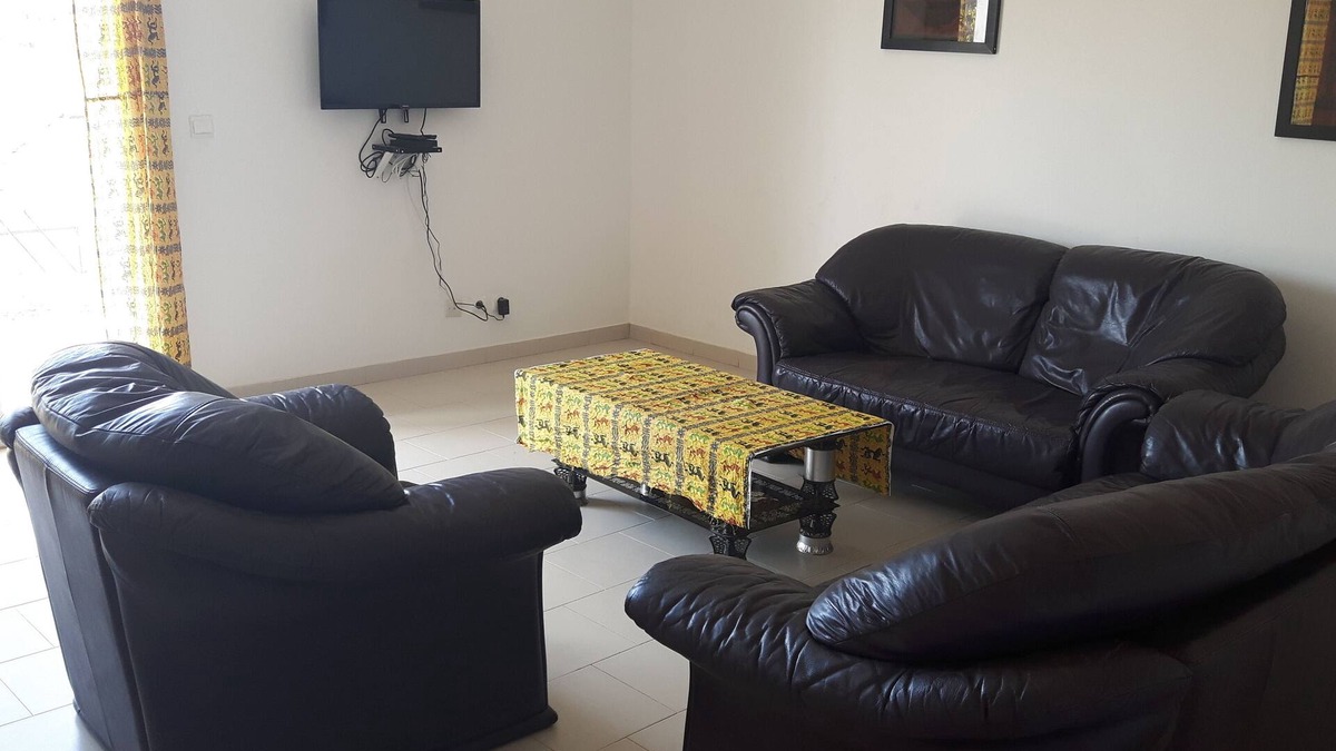 Ziguinchor Apartment | Spacious apartment with sun terrace