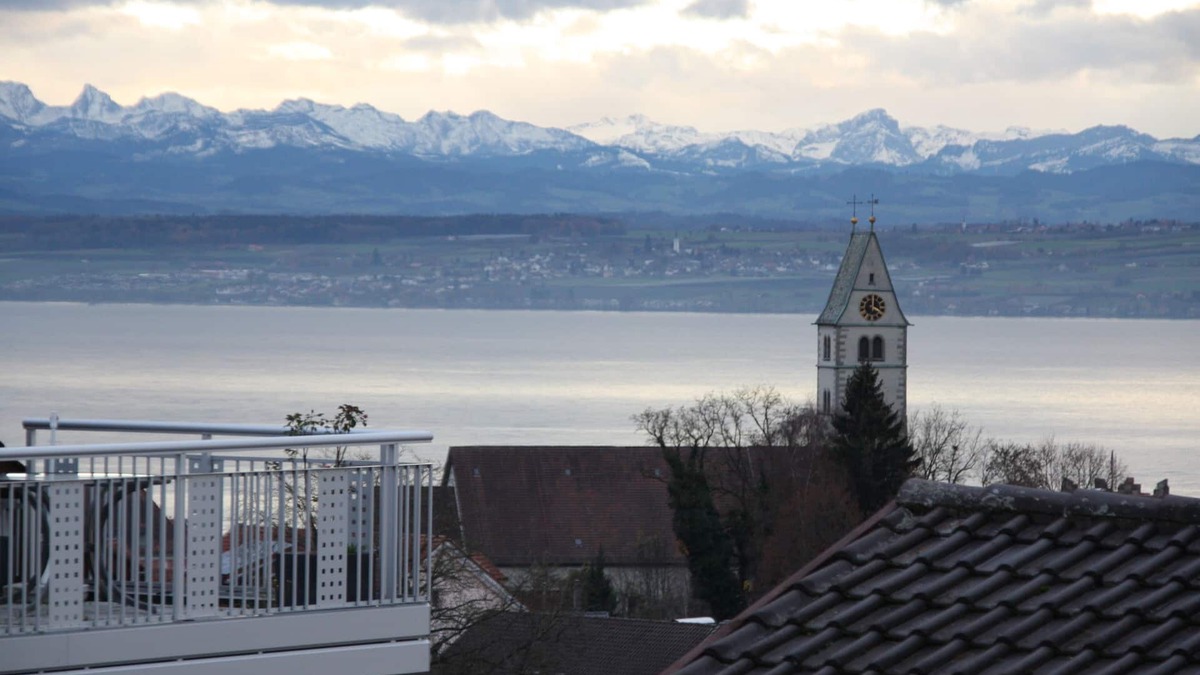 Meersburg Apartment | Spacious apartment with stunning views of Lake Constance and the mountains
