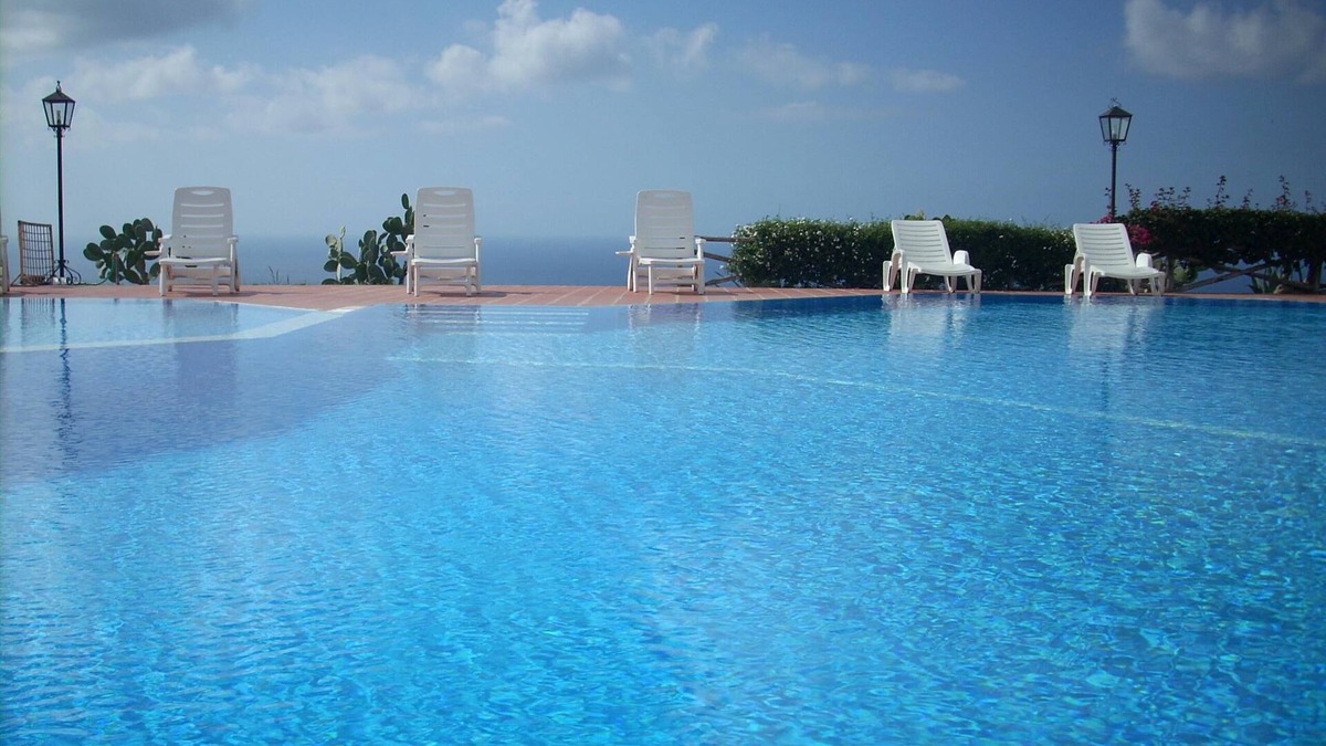Parghelia Apartment | Spacious apartment with views of the sea, the mountains, Tropea and Stromboli