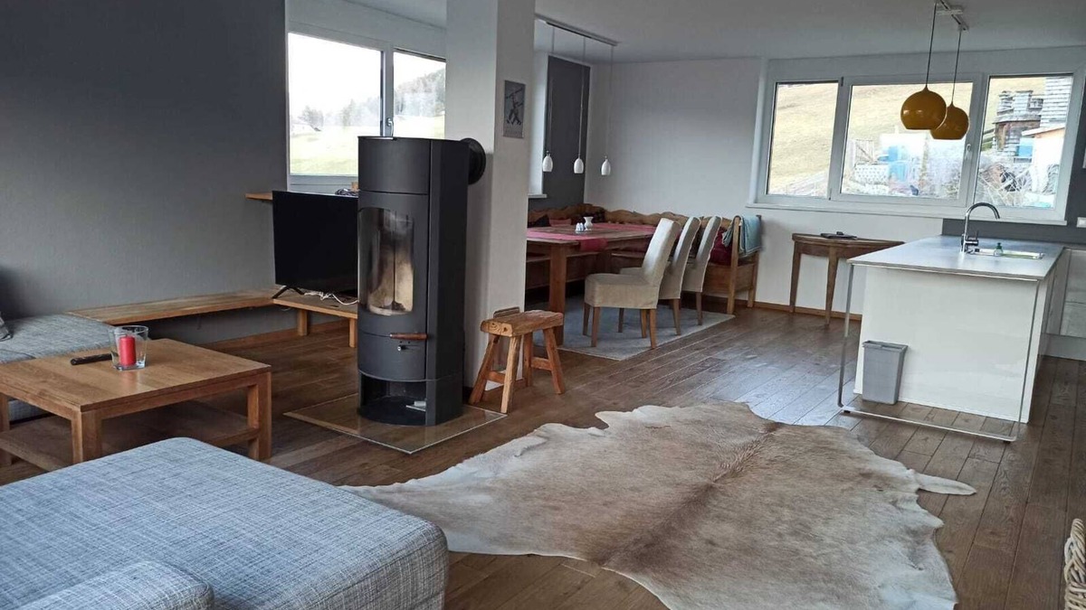 Grinzens Apartment | Spacious apartment with fantastic mountain views