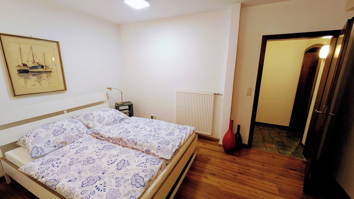 Bayreuth Apartment | Spacious apartment with direct garden access, close to nature.