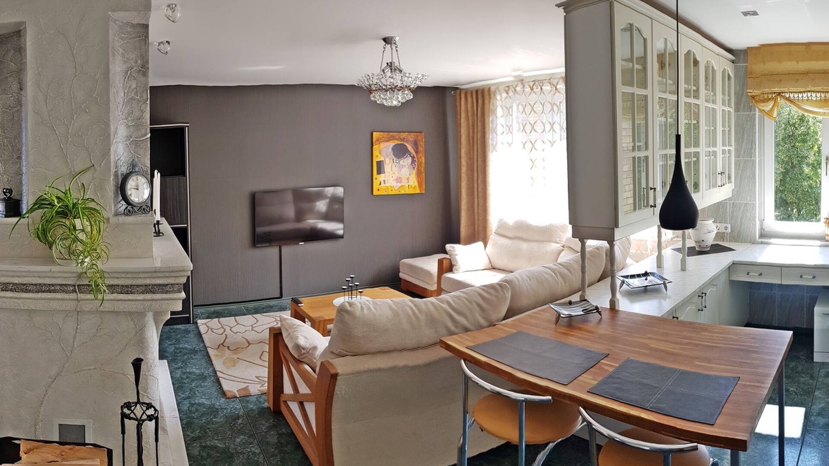 Siauliai Apartment | Spacious apartment with fireplace in the middle of the town