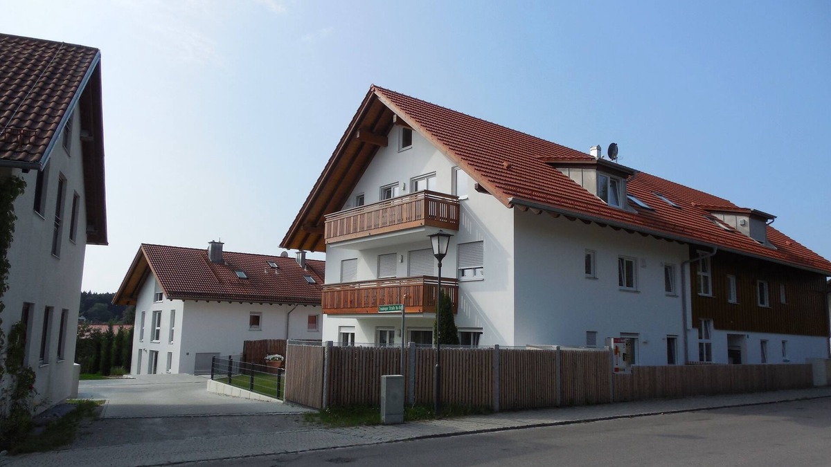 Andechs Apartment | Spacious apartment with balcony and elevator with mountain views