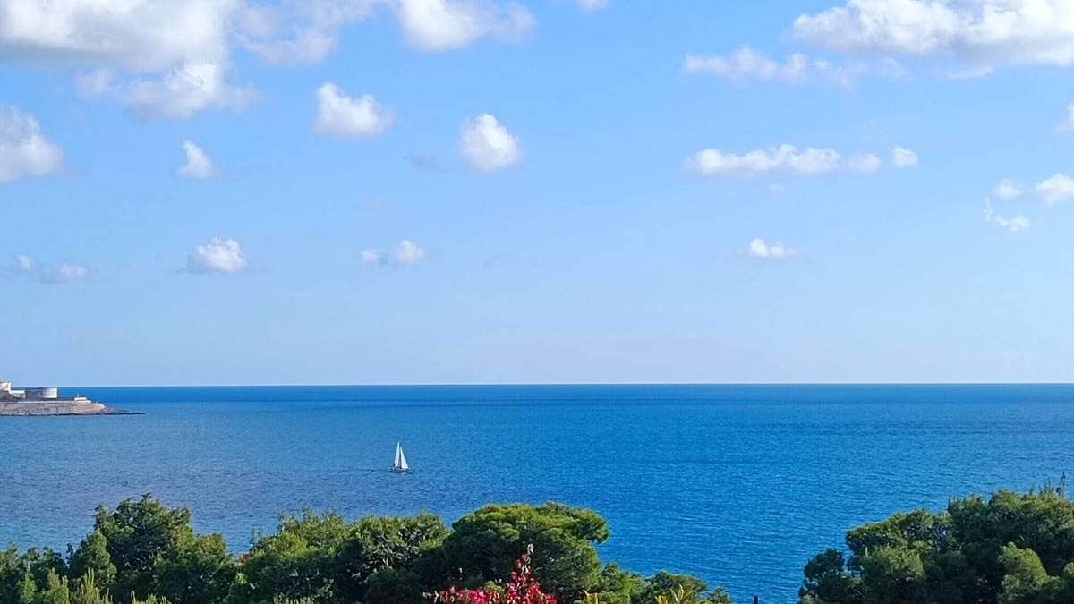 Susanj Apartment | Spacious apartment with sea view