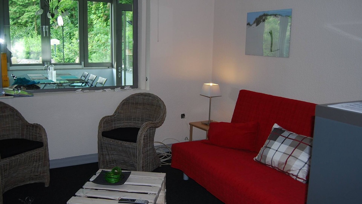 Loevenich Apartment | Spacious apartment with terrace (101 sqm.) close to town (10 min train ride) in the open