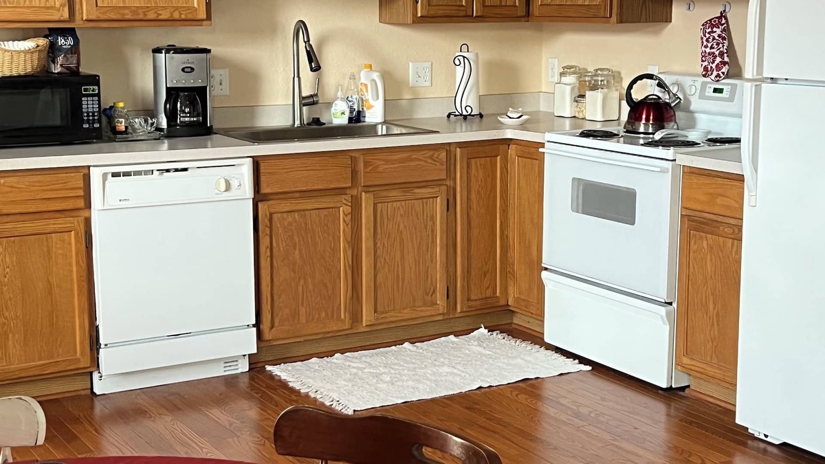 Milan Apartment | Spacious Apt in Vibrant Downtown Milan Michigan, Between Ann Arbor and Detroit