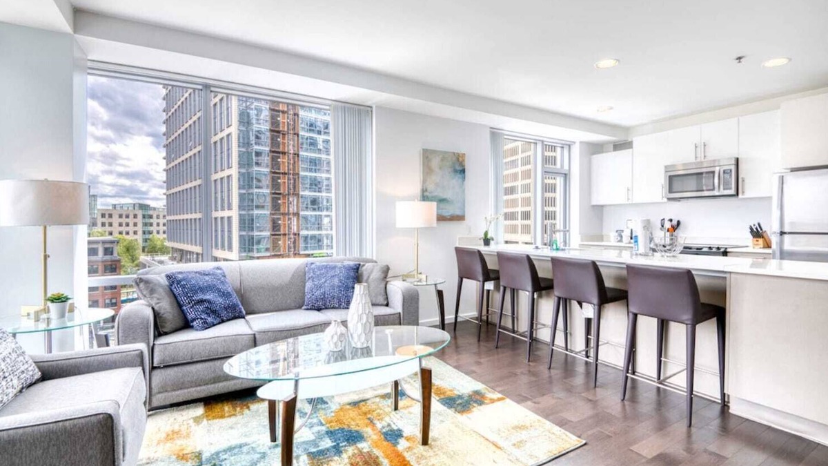 East Cambridge Apartment | Spacious Apt Near Kendall Sq