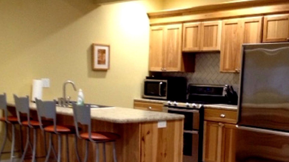 Fennville Apartment | Spacious Basement (Garden) Apartment, Short Walk to Lake Michigan